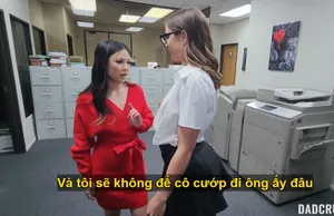 Thư ký xinh đẹp của quản lý thích được bắn lên mặt lắm