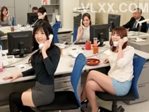 Thầy giáo không thể cưỡng lại cô học trò vú bự