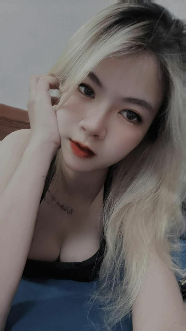 đụ bướm múp không lông em nữ học sinh vú bự